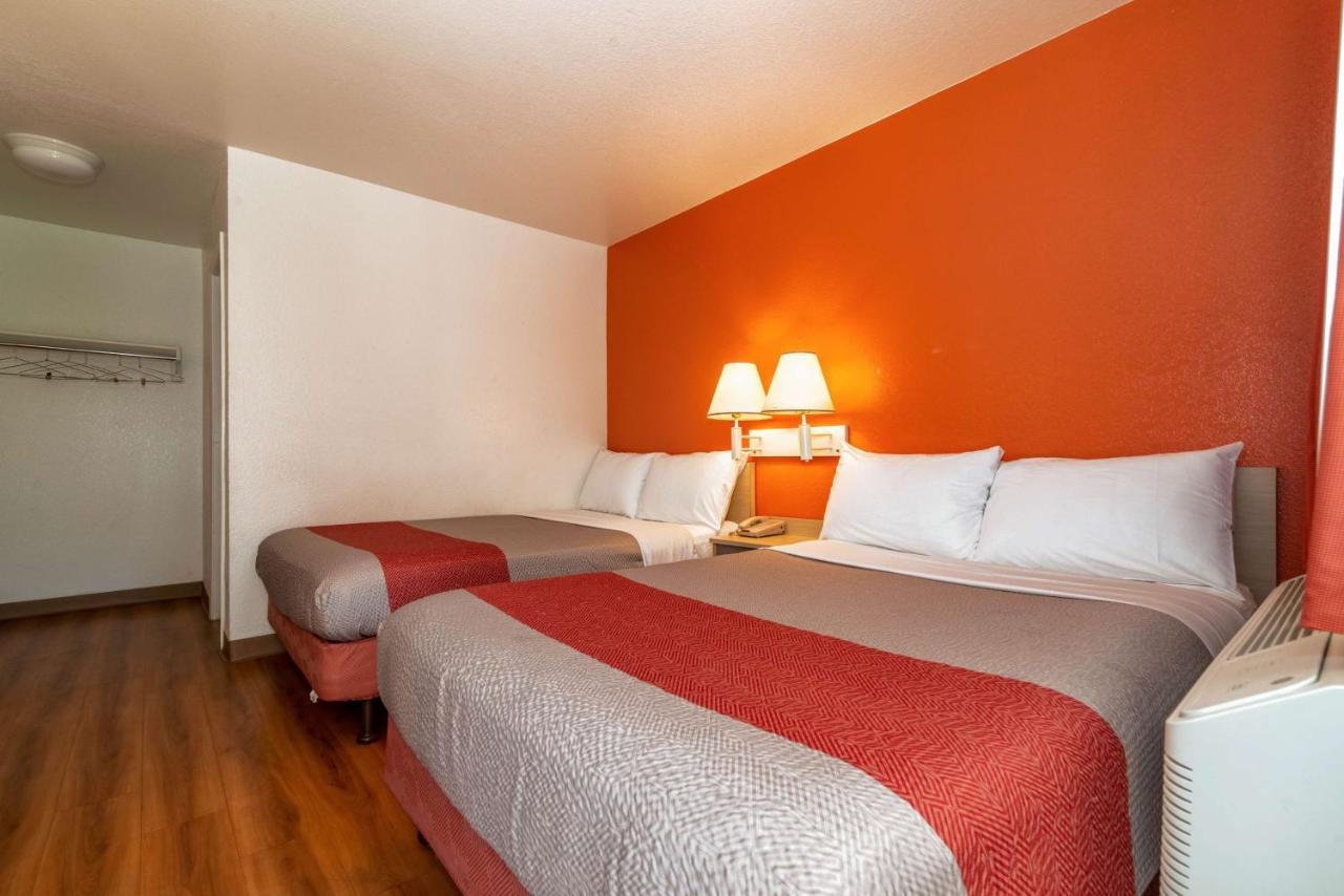 Motel 6-Palm Springs, Ca - East - Palm Canyon Екстер'єр фото
